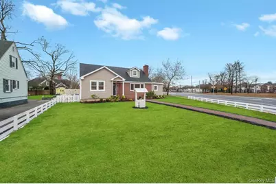 92 Sunset Road, Bay Shore, NY 11706 - Photo 3
