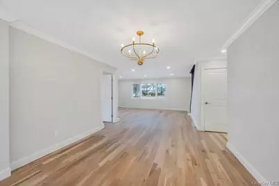 92 Sunset Road, Bay Shore, NY 11706 - Photo 19