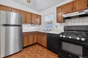 895 E 172nd St, Bronx, NY 10460 - Photo 11