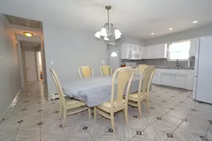 9 Tory Ct, Holbrook, NY 11741 - Photo 5