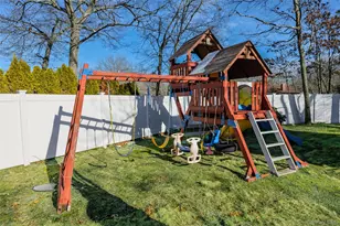 12 Yellowstone Ct, Coram, NY 11727 - Photo 27