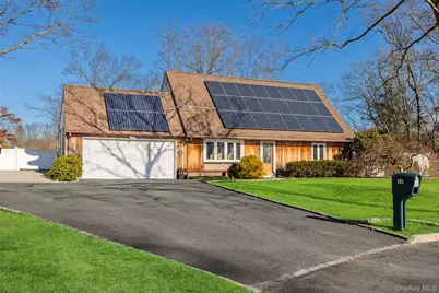 12 Yellowstone Court, Coram, NY 11727 - Photo 3