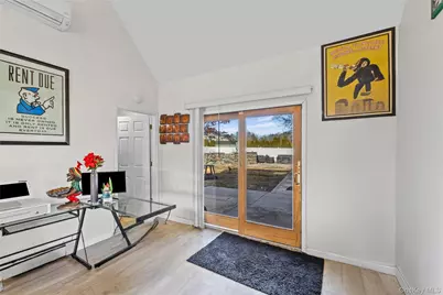 12 Yellowstone Court, Coram, NY 11727 - Photo 9