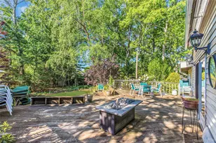 306 Versa Pl, Sayville, NY 11782 - Photo 25