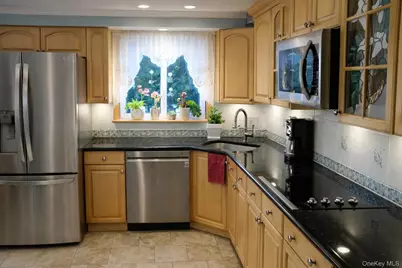 1696 Francis Drive, East Meadow, NY 11554 - Photo 5