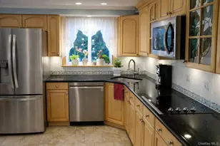 1696 Francis Dr, East Meadow, NY 11554 - Photo 5