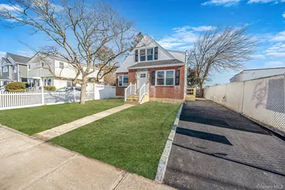 8 Rockaway Avenue, Westbury, NY 11590 - Photo 3