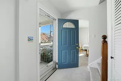 82 Spruce Avenue, Floral Park, NY 11001 - Photo 5