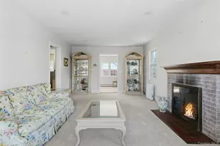 82 Spruce Ave, Floral Park, NY 11001 - Photo 9