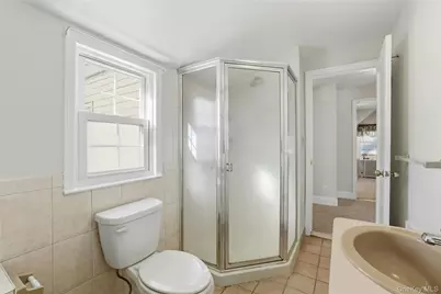 82 Spruce Avenue, Floral Park, NY 11001 - Photo 25