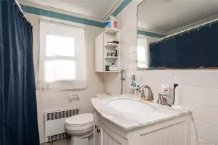 30 1st St, New Hyde Park, NY 11040 - Photo 15