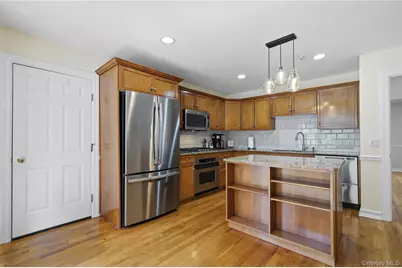 146 Fieldstone Drive, Mount Kisco, NY 10549 - Photo 3