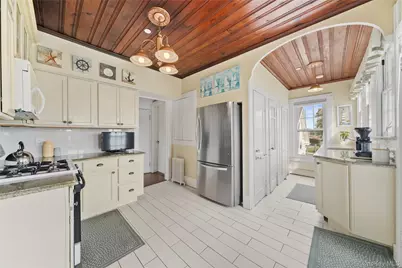 260 Ocean Avenue, Amityville, NY 11701 - Photo 23