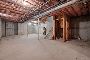 947 Huntington Dr, Fishkill, NY 12524 - Photo 41