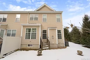 947 Huntington Dr, Fishkill, NY 12524 - Photo 37