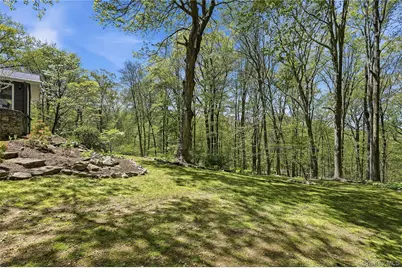 19 Macaulay Road, Katonah, NY 10536 - Photo 5