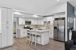 737 Belmore Ave, Islip Terrace, NY 11752 - Photo 11