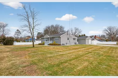 737 Belmore Avenue, Islip Terrace, NY 11752 - Photo 25