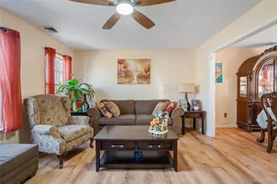 194 Miller Place Road, Miller Place, NY 11764 - Photo 7