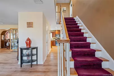 194 Miller Place Road, Miller Place, NY 11764 - Photo 5