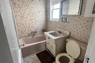 91-39 71st Ave, Forest Hills, NY 11375 - Photo 5