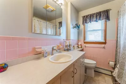 83 W Valley Stream Boulevard, Valley Stream, NY 11580 - Photo 11