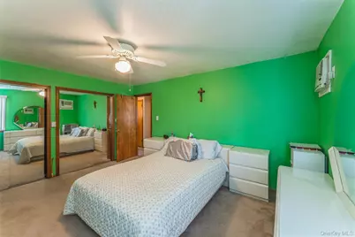 83 W Valley Stream Boulevard, Valley Stream, NY 11580 - Photo 13