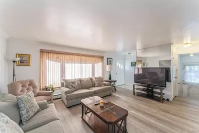 83 W Valley Stream Boulevard, Valley Stream, NY 11580 - Photo 3