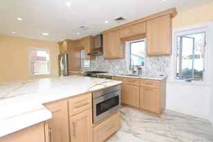 73 Evans St, New Hyde Park, NY 11040 - Photo 5