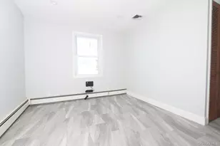 73 Evans St, New Hyde Park, NY 11040 - Photo 9