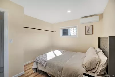 9 Autumn Lane, Hicksville, NY 11801 - Photo 17