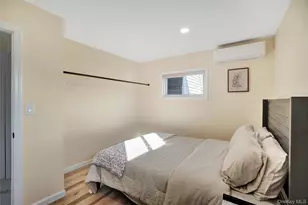 9 Autumn Ln, Hicksville, NY 11801 - Photo 17