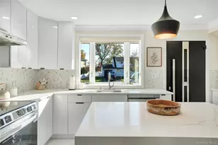 9 Autumn Ln, Hicksville, NY 11801 - Photo 5