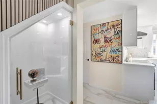 9 Autumn Ln, Hicksville, NY 11801 - Photo 13