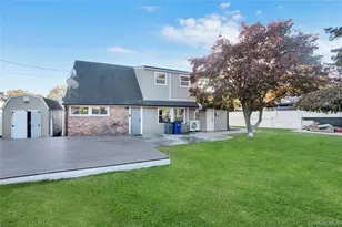 9 Autumn Ln, Hicksville, NY 11801 - Photo 21