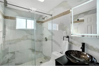 9 Autumn Lane, Hicksville, NY 11801 - Photo 19