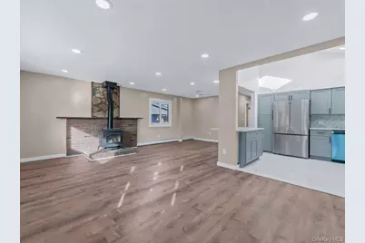 1367 Pine Acres Boulevard, Bay Shore, NY 11706 - Photo 3