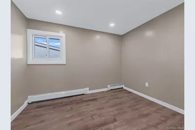 1367 Pine Acres Boulevard, Bay Shore, NY 11706 - Photo 17