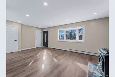 1367 Pine Acres Boulevard, Bay Shore, NY 11706 - Photo 5