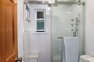 110-17 175th St, Saint Albans, NY 11433 - Photo 11