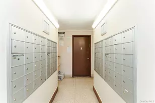 87-70 173rd St, Jamaica, NY 11432 - Photo 19