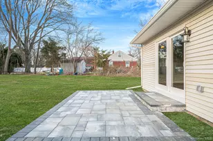 1137 Nugent Ave, Bay Shore, NY 11706 - Photo 27