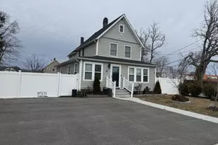 41 Brightside Ave, Central Islip, NY 11722 - Photo 3