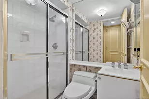 100 Hilton Ave, Garden City, NY 11530 - Photo 35