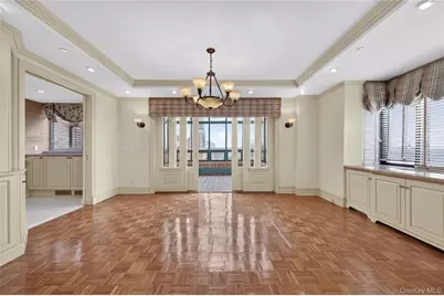 100 Hilton Avenue #PH 5, Garden City, NY 11530 - Photo 9
