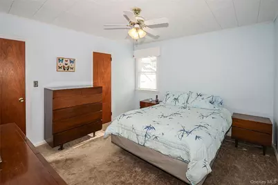 246-04 86th Avenue, Bellerose, NY 11426 - Photo 27