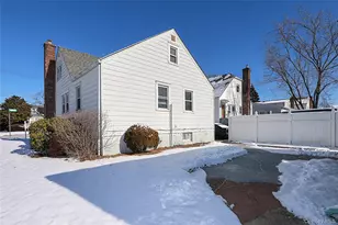 246-04 86th Ave, Bellerose, NY 11426 - Photo 33