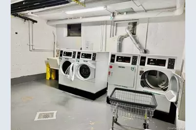 1 Terrace Circle #3H, Great Neck, NY 11021 - Photo 9