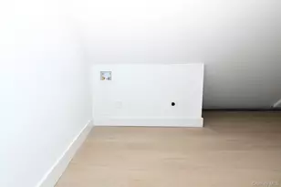 15 Bond Ln, Hicksville, NY 11801 - Photo 29