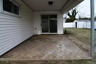 15 Bond Ln, Hicksville, NY 11801 - Photo 37